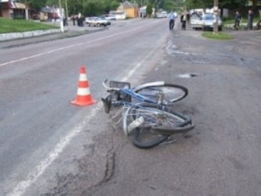 У Львові водій збив підлітка, котрий їхав по велодоріжці