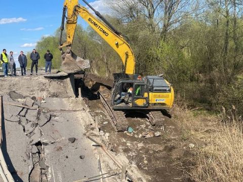 Відповідальність за руйнування моста Львів-Луцьк переклали на водіїв вантажівок