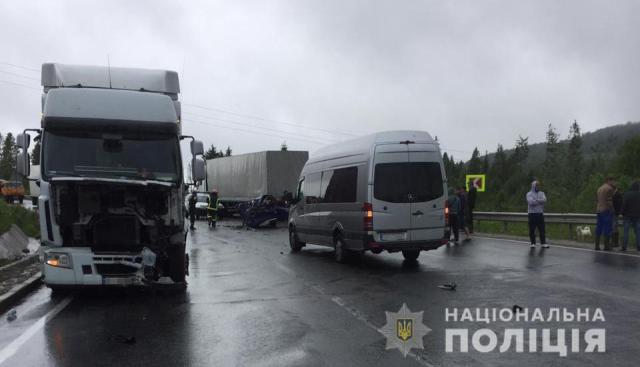 На Сколівщині у ДТП з п'ятьма авто загинула пасажирка ВАЗу