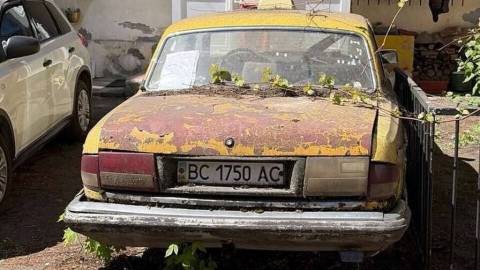 У Львові на арештмайданчик перемістять майже 30 покинутих авто