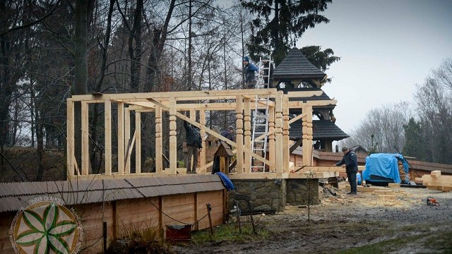 Влада Львова тимчасово зупинила будівництво каплички в музеї-скансені