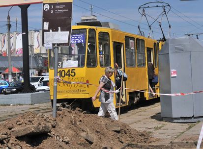 На кінцевій зупинці трамваю №3 закінчують роботи з благоустрою