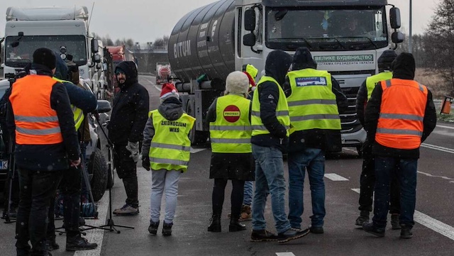 Вантажівки на в’їзд в Україну з Польщі чекають 55 годин