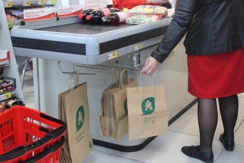 Львівські супермаркети на три місяці відмовилися від целофанових пакетів
