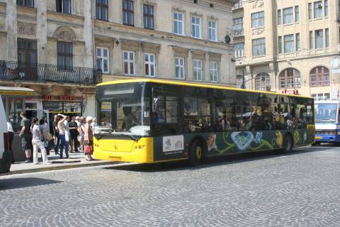 Нова транспортна схема у Львові дозволила довезти вболівальників на стадіон