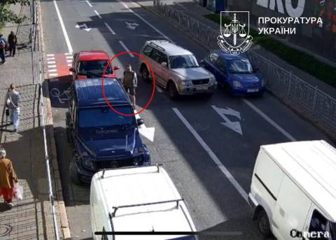 Бізнесмен, підозрюваний у привласненні 25 млн грн, побив велосипедиста 