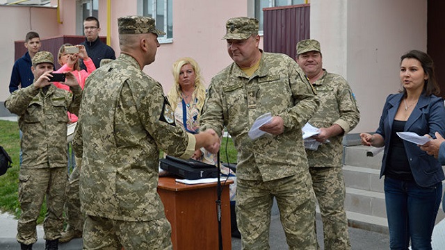 На Львівщині збудують 16 гуртожитків для 2000 військовослужбовців, - Полторак