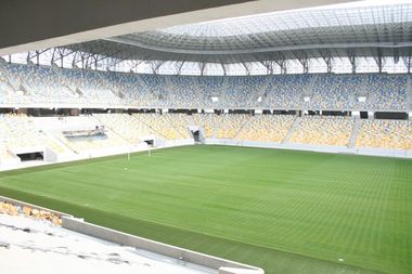 Компанія "Укрстройінвест" хотіла заробити ще 5 млн грн на проекті стадіон "Арена Львів"
