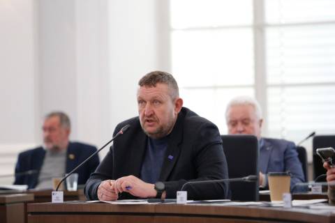 Депутат Адамик торік придбав утримане авто 