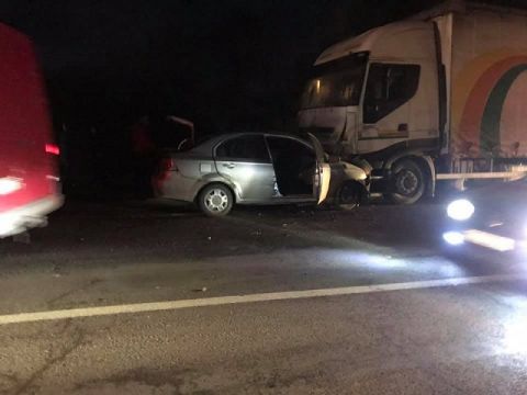 Біля Львова через зіткнення з вантажівкою загинув водій легковика