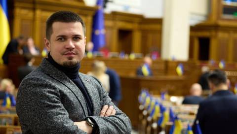 Нардеп Тістик зібрав сім мільйонів гривень готівки