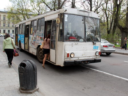 Тролейбуси №25 тимчасово курсують з Шота Руставелі до Сихова