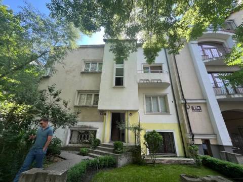 У Личаківському районі здають в оренду комунальне приміщення на 20 квадратних метрів