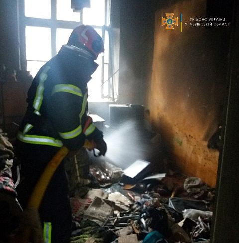 Львів'янка з опіками потрапила до лікарні через пожежу у квартирі