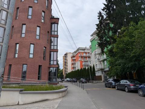 Суд постановив повернути місту землю на Погулянці, де незаконно планували звести багатоповерхівку