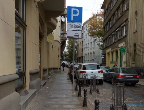 У Львові відкрили новий паркувальний майданчик на 15 місць