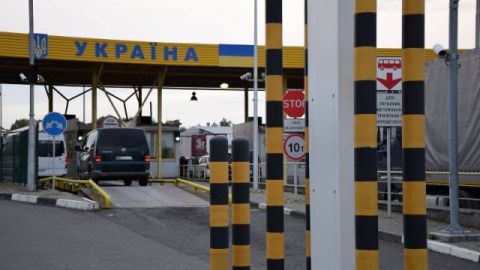 На кордоні з Польщею – черги з 185 авто та 25 автобусів