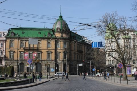 У центрі Львова водій Renault Sandero збив дитину