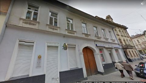 Міськрада продасть три приміщення в центрі Львова