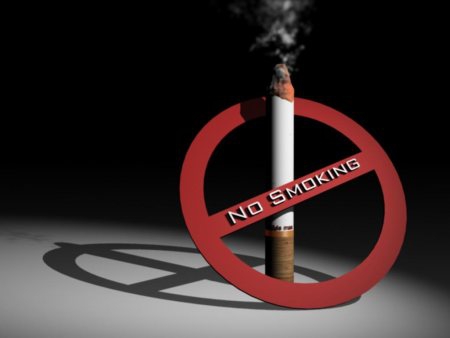 Янукович підписав закон про заборону куріння під час Євро-2012