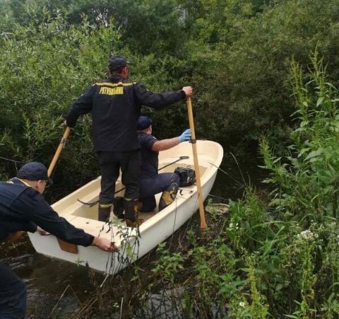 На Яворівщині у ставку виявили мертву жінку