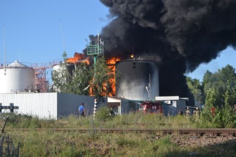 Внаслідок пожежі на нафтобазі загинуло 4 людини