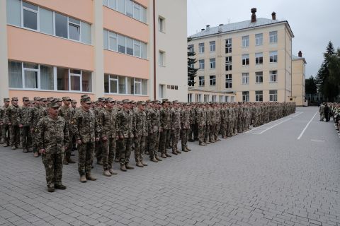 У День захисників та захисниць України 201 крутянин-вступник склав присягу ліцеїста