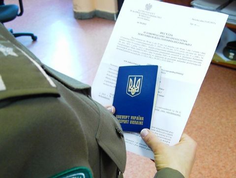 Українці щораз частіше отримують візи в польських консульствах шляхом обману