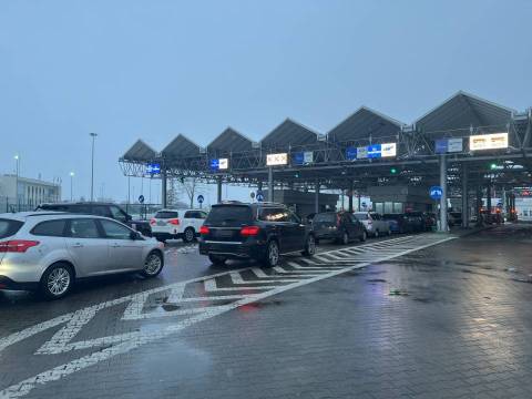 На кордоні з Польщею – черги з 110 авто та 73 автобусів