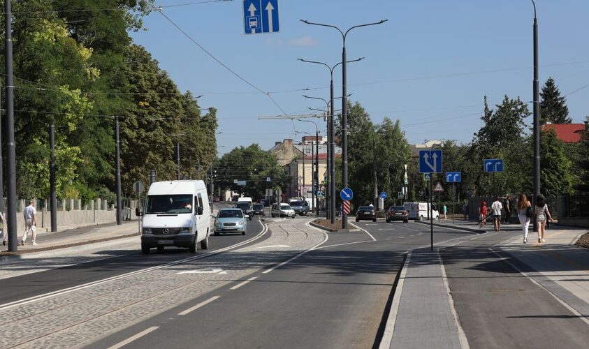 У Львові ліквідували смугу громадського транспорту на вулиці Шевченка