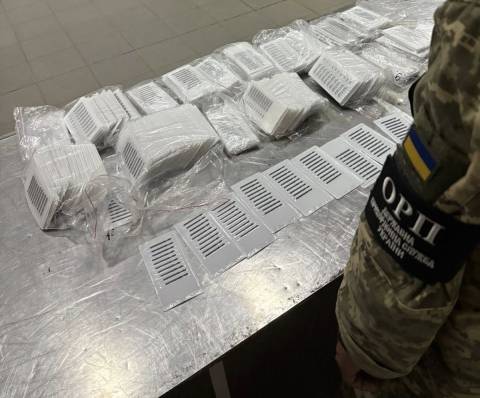 У Рава-Руській виявили контрабанду фрез для манікюру на майже два мільйони гривень