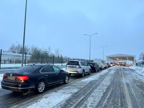 На кордоні з Польщею – черги з 500 вантажівок