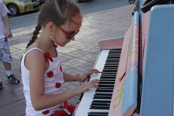 У центрі Львова буде безкоштовне вуличне фортепіано