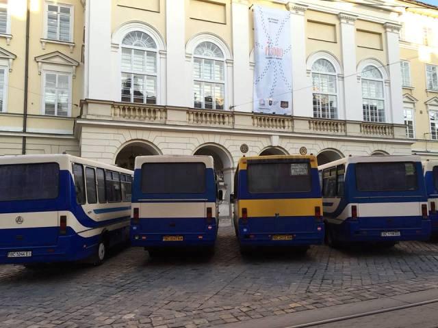 З серпня за проїзд у центрі Львова доведеться платити