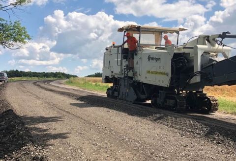 У Буському районі триває ремонт дороги