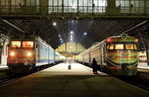 Львівською залізницею курсуватимуть 25 додаткових поїздів