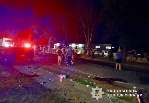 На Самбірщині у ДТП загинув пасажир авто, ще двох людей госпіталізували до лікарні
