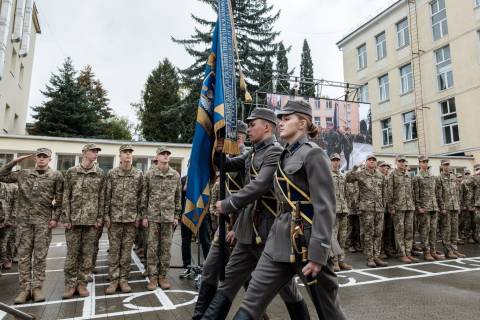 У Ліцеї імені Героїв Крут 189 юнаків та дівчат склали присягу ліцеїста