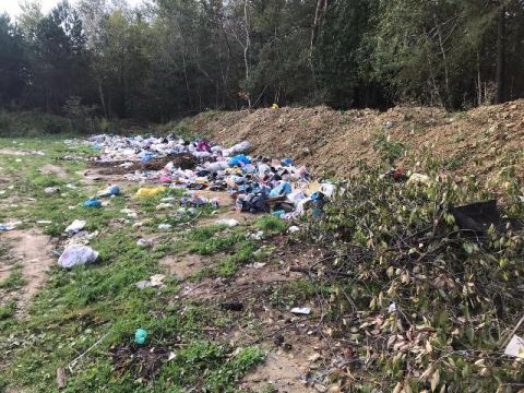 На Жовківщині виявили незаконне сміттєзвалище