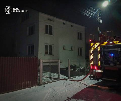 У Винниках згоріла сауна у двоповерхівці