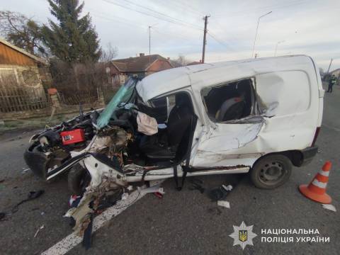 На трасі Стрий – Тернопіль у ДТП загинув водій Peugeot Partner