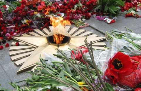 Влада Львівщини поклала квіти на Пагорбі слави