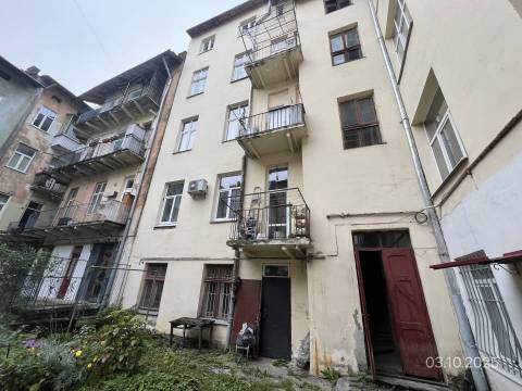 Приміщення у пам'ятці архітектури в історичному центрі Львова продали за майже два мільйони гривень