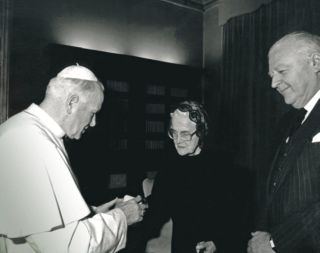 Кароліна Лянцкоронська під час зустрічі з Іваном Павлом II