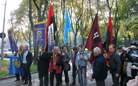 Праві маргінали у Львові вимагали від Росії не втручатися у справи України та Грузії