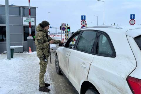 За добу з України виїхали 27 тисяч людей