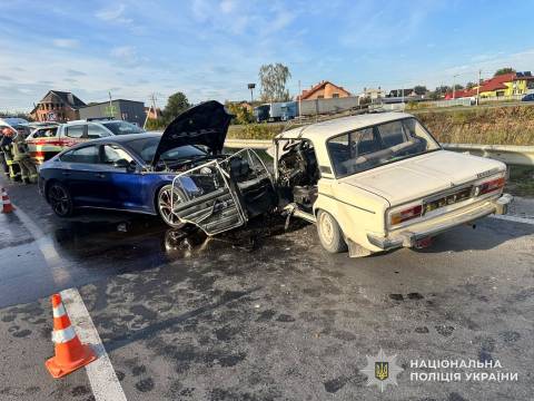На Львівщині у ДТП загинув водій ВАЗу, ще двоє людей потрапили до лікарні