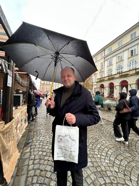 Заступник Садового з містобудування у грудні заробив майже 140 тисяч гривень