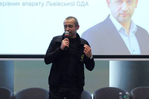 Керівник апарату Львівської ОВА у липні заробив понад 100 тисяч гривень