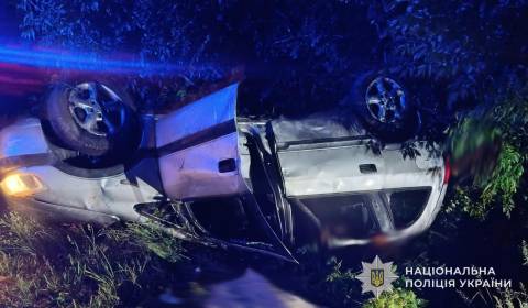 На Золочівщині перекинулось авто Opel Zafira: постраждала водійка